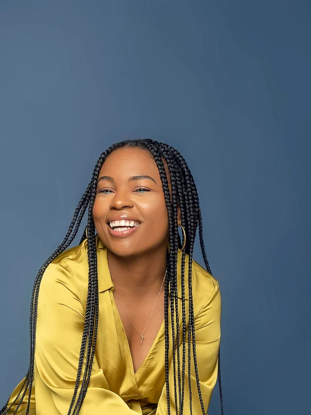 Mujer con trenzas africanas box braids en Bilbao